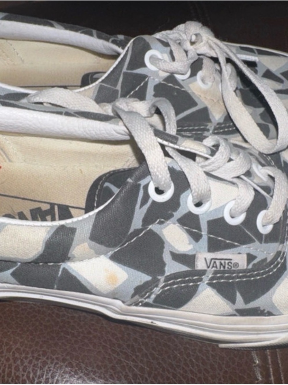 Vans Women's Low-Top Sneakers in Gray and White Abstract Print
